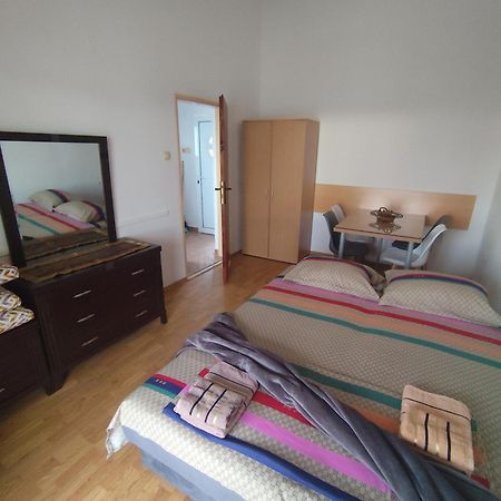 Apartments Kalamperovic บาร์ ภายนอก รูปภาพ