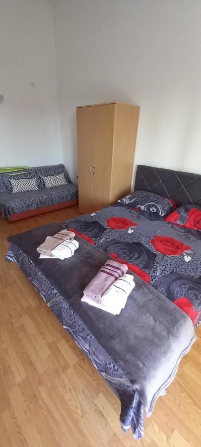 Apartments Kalamperovic บาร์ ภายนอก รูปภาพ