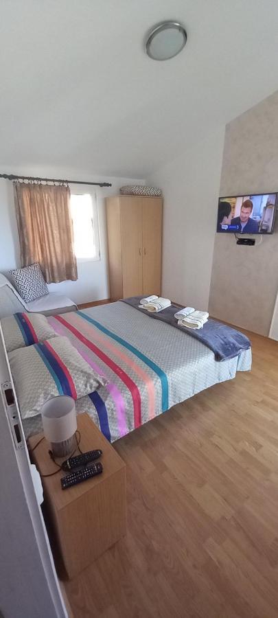 Apartments Kalamperovic บาร์ ภายนอก รูปภาพ