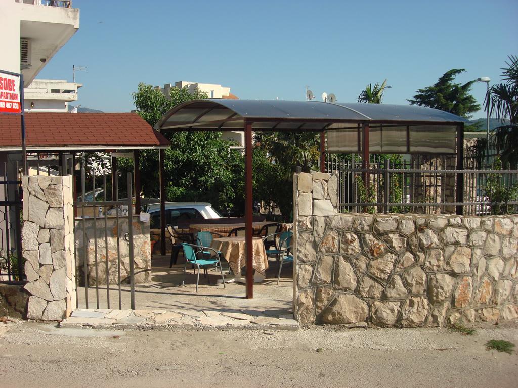 Apartments Kalamperovic บาร์ ภายนอก รูปภาพ