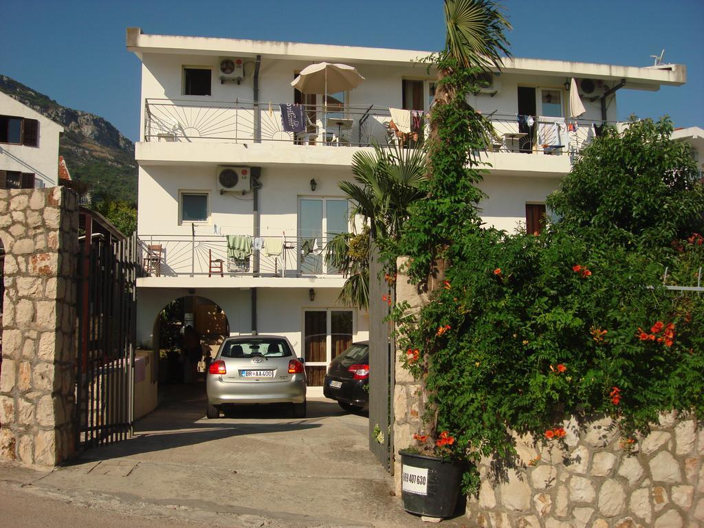 Apartments Kalamperovic บาร์ ภายนอก รูปภาพ
