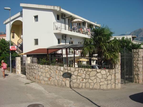 Apartments Kalamperovic บาร์ ภายนอก รูปภาพ